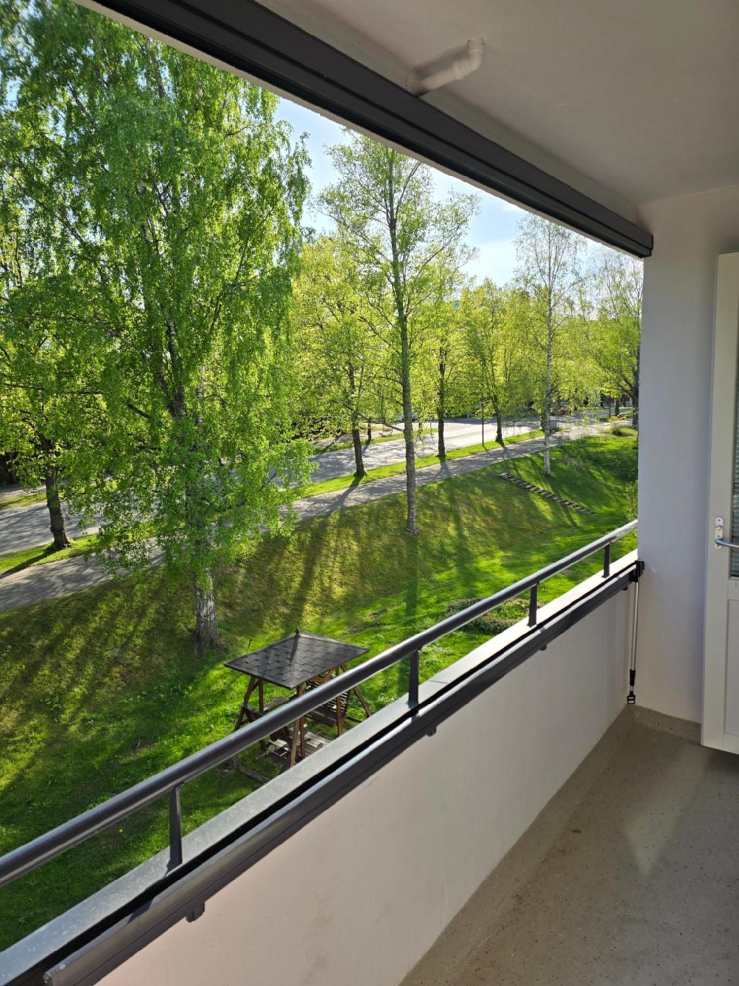 Avara Ja Kodikas Huoneisto Parvekkeella Heinola Exterior foto